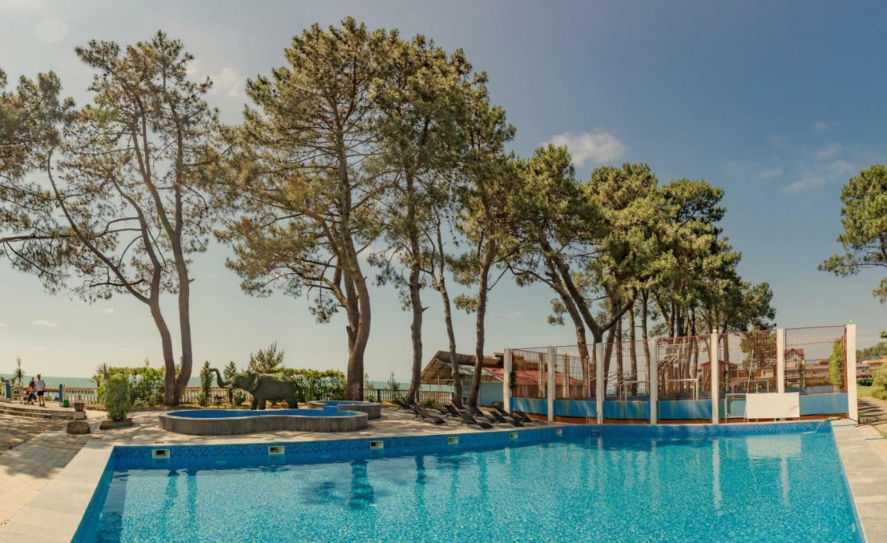 Kolkhida Resort & Spa Уреки Екстериор снимка